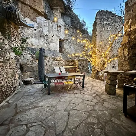 Maison Vue Panoramique Au Cirque De Navacelles *